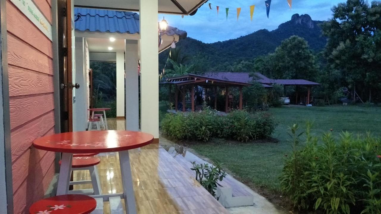 Вілла Pimpisa Garden พิมพิศา การ์เด้นท์ Khuang Kom Екстер'єр фото